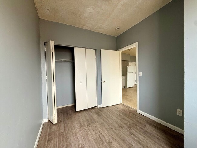 Building Photo - 132 Locust St