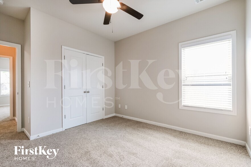 Building Photo - 4475 Clubside Dr