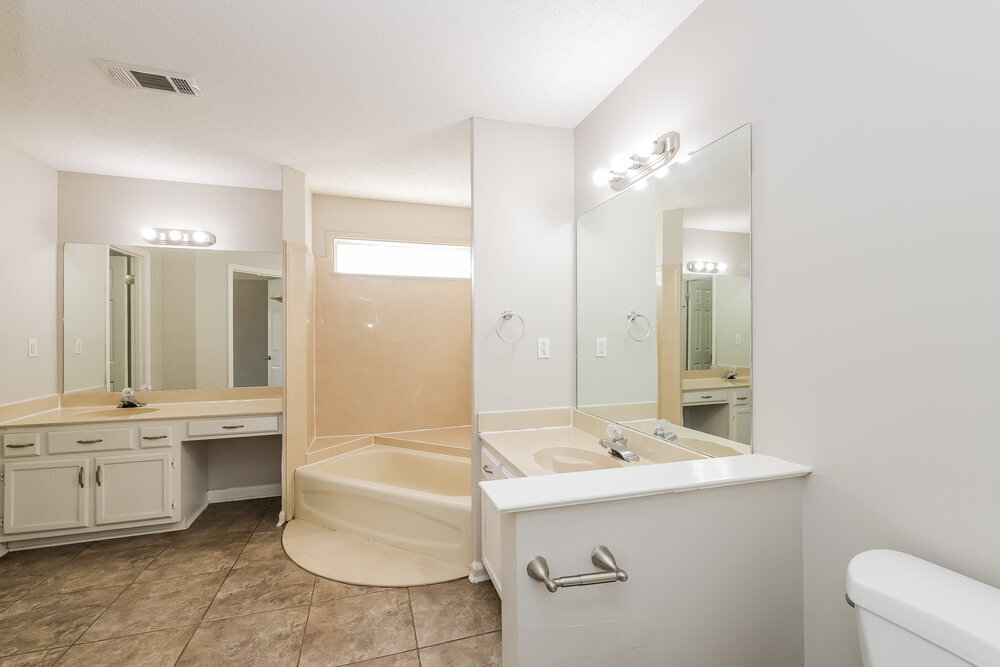 Building Photo - 3910 Pecanville Cove