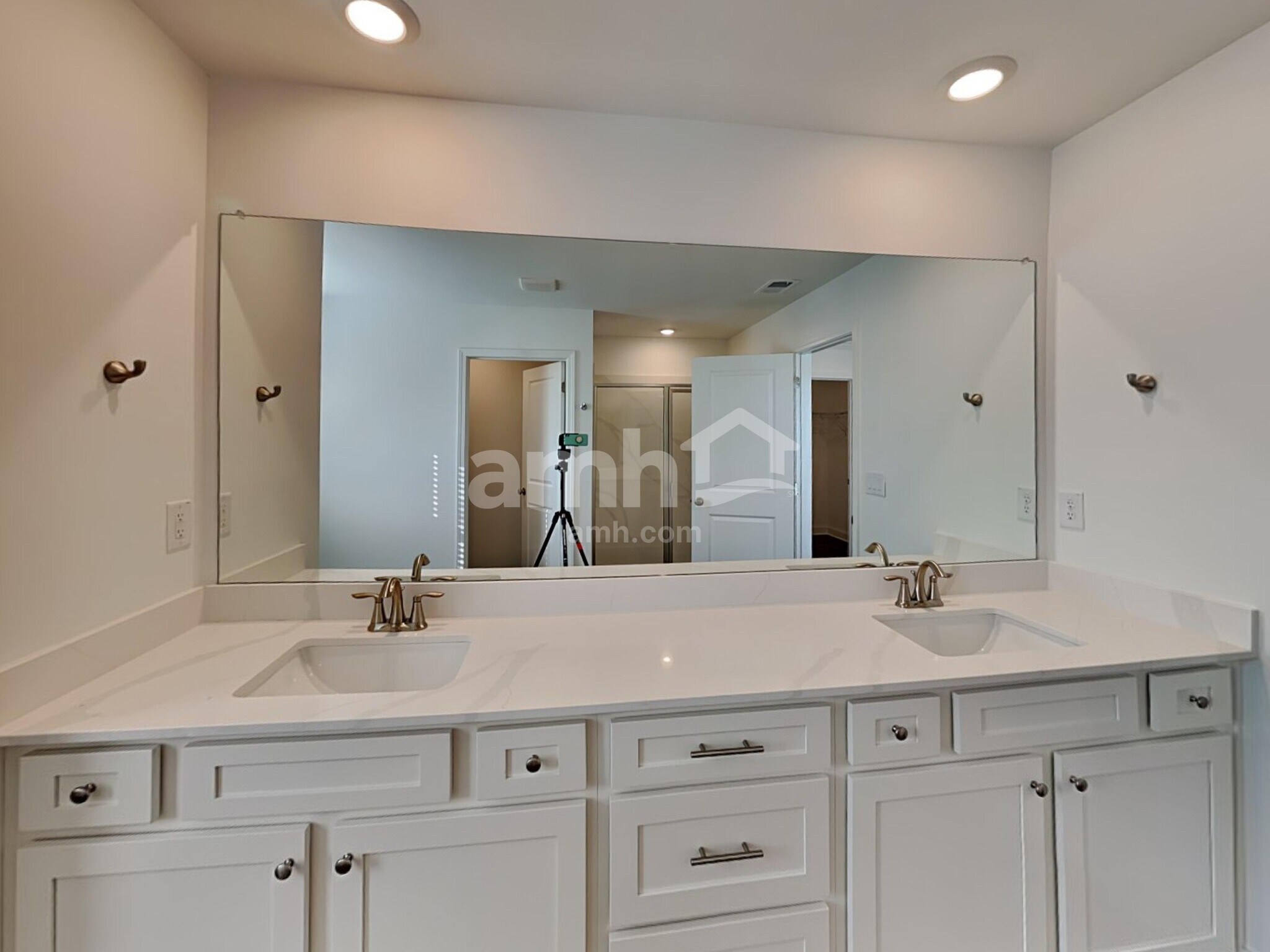 Building Photo - 1007 Highland Walk