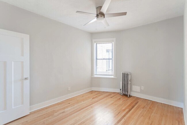 Building Photo - 6143 S Dorchester Ave