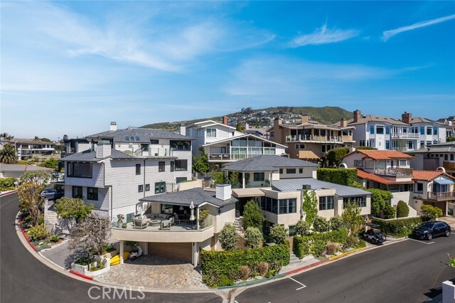 Building Photo - 27 Emerald Bay