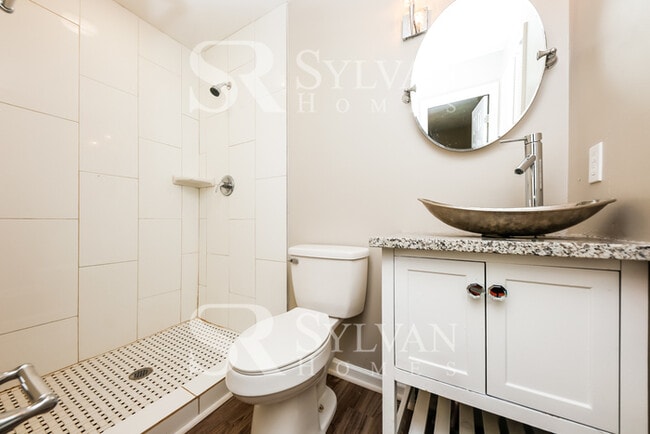 Building Photo - Do not miss out on the incredible opportun...