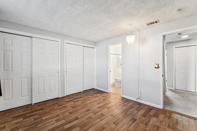 Building Photo - 1508 W Elm Pl