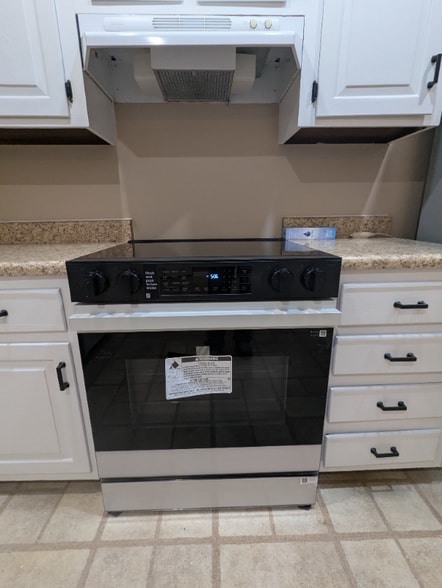 Building Photo - 7813 Provincetown Dr