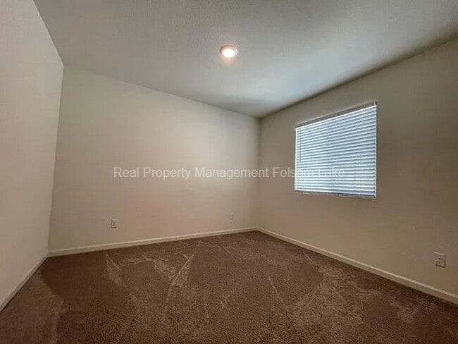 Building Photo - 4bd 2.5ba Home in the desirable Parkbridge...