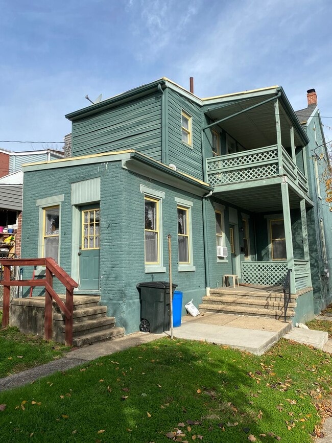 Building Photo - 300 Chestnut St