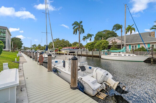 Building Photo - 1000 River Reach Dr