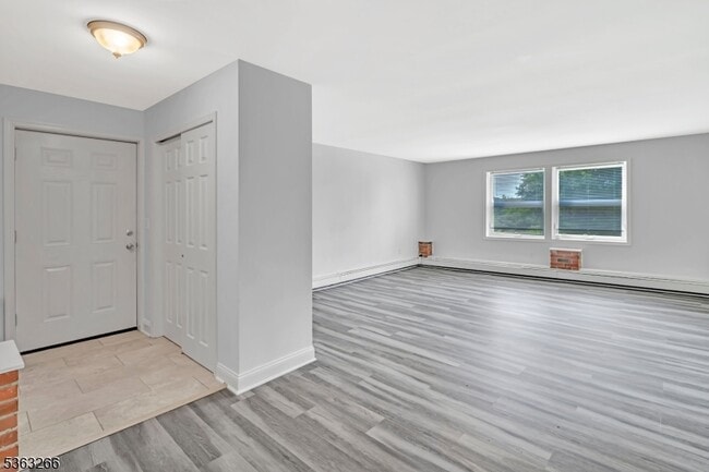 Building Photo - 1712 Linvale Harbourton Rd
