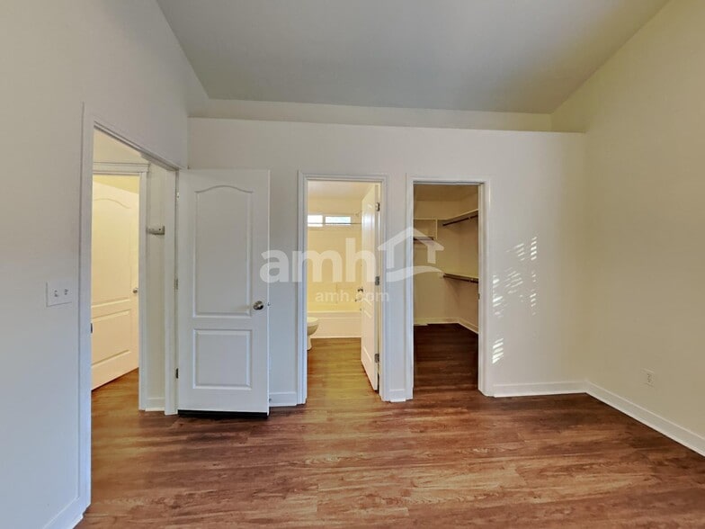 Building Photo - 1315 W Verbena Dr