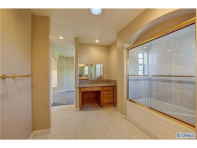 Building Photo - 9351 Russell St