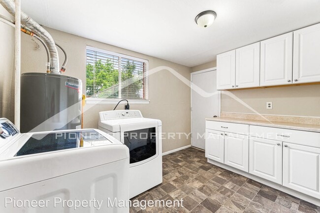 Building Photo - 3 br, 2 bath House - 9765 Fred Dr