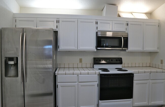 Building Photo - 54015 Avenida Juarez