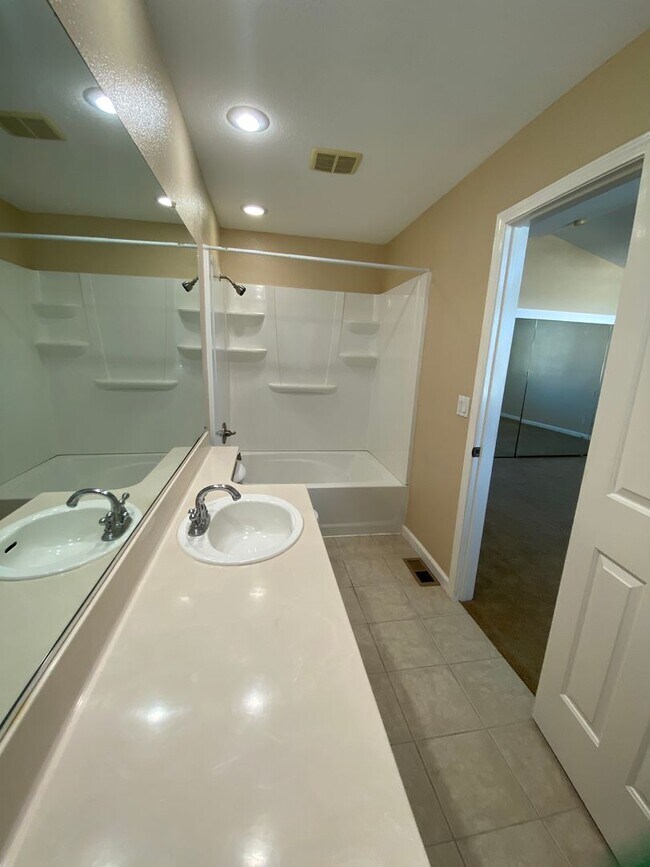 Building Photo - Lots of Natural Sunlight - Close to Travis Air Base - with No Rear Neighbors!
