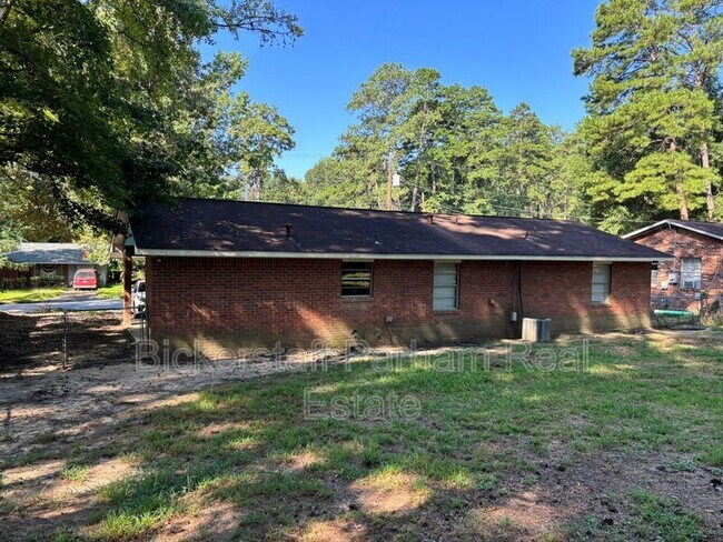Building Photo - 6120 King William Dr