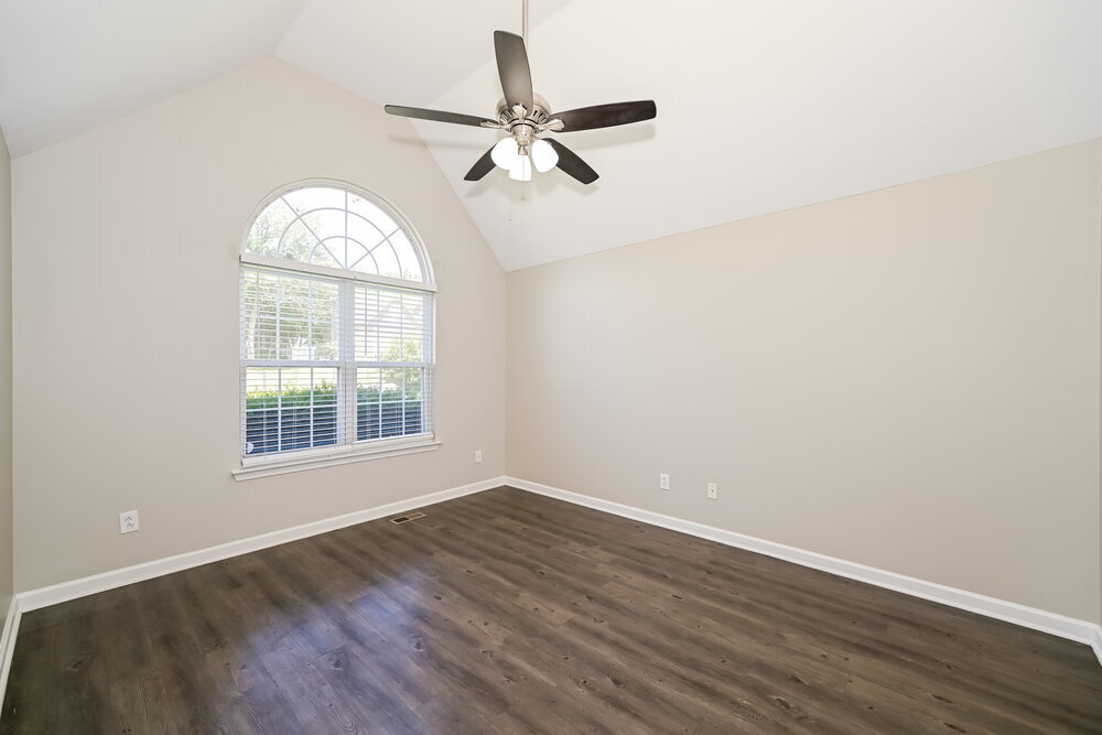 Building Photo - 1594 Laurel Ledge Dr