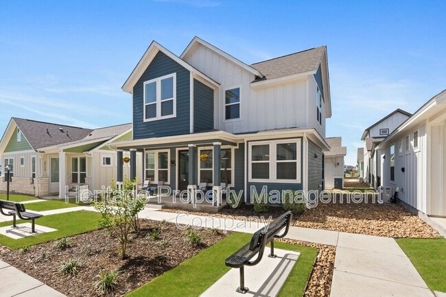 Building Photo - 2119 Hofstaat