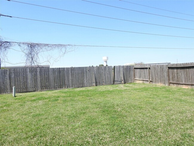 Building Photo - 2011 Wildbrook Canyon Ln