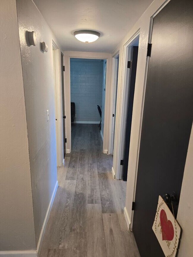 Building Photo - Rooms for Rent – Furnished, Lockable, & Private Backyard! 6 Spots Open.