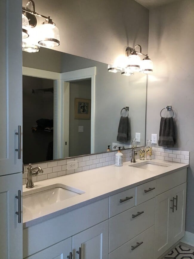 Building Photo - FOR RENT - Furnished 3 bed, 2 bath NorthWest Crossing Modern Townhome