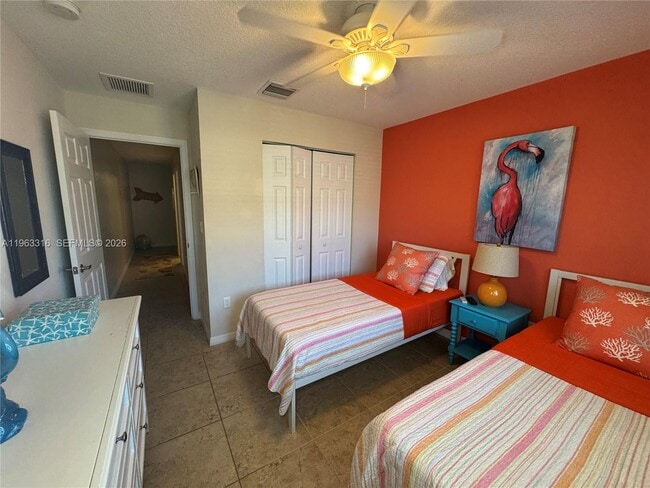 Building Photo - 2333 SE 5th St