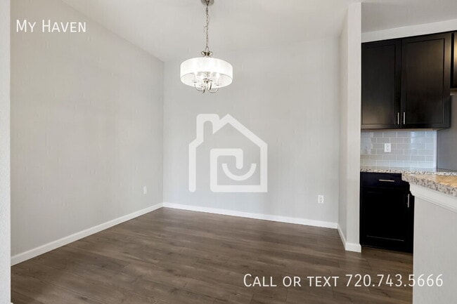 Building Photo - 15700 E Jamison Dr