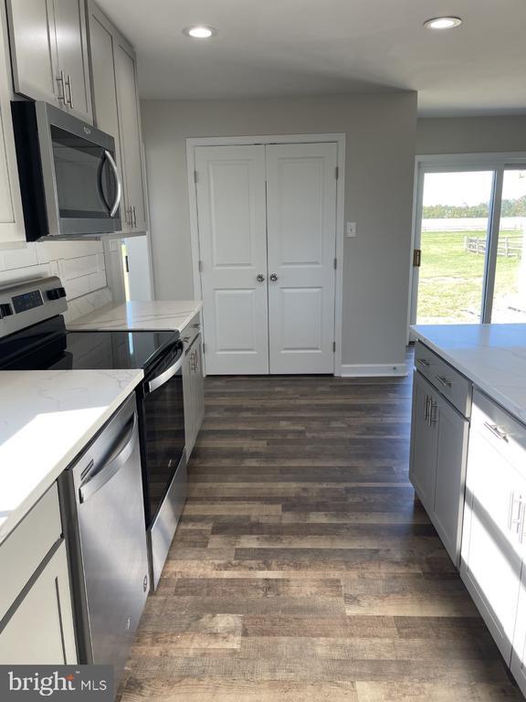 Building Photo - 1213 Old Love Point Rd