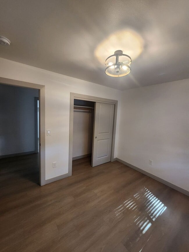 Building Photo - 801 N 24th Ave