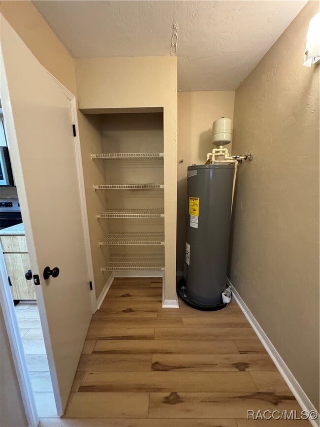 Building Photo - 790 E Gilchrist Ct