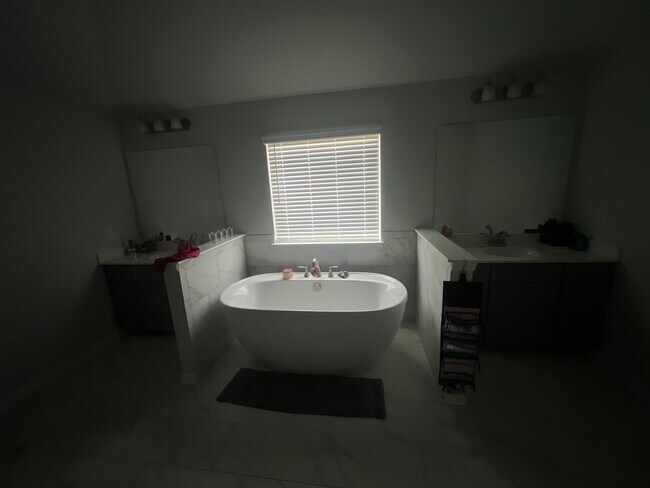 Building Photo - 115 Cooper Cove E