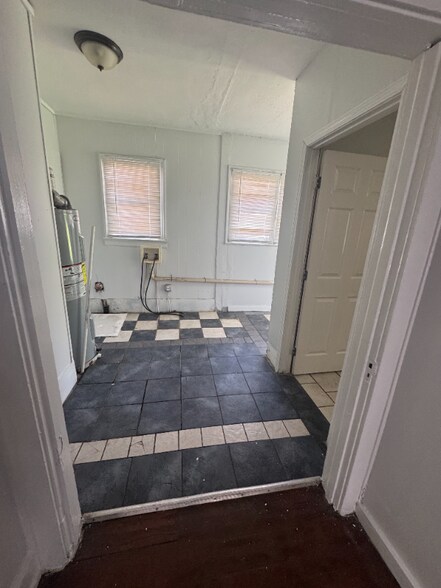 Building Photo - 529 Fulton Ave SW