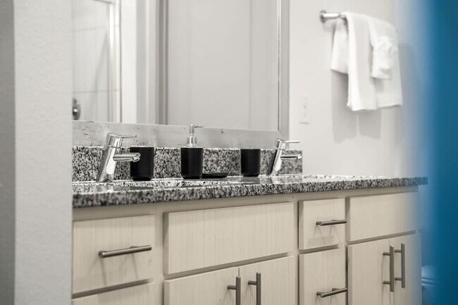 Building Photo - 14532 Star Water Rd