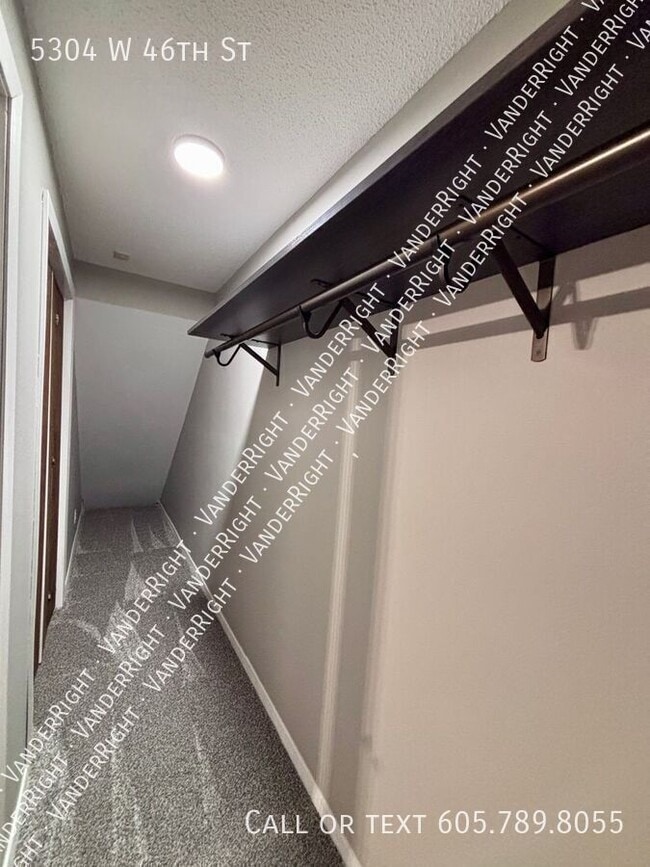 Building Photo - 5304 W 46th St