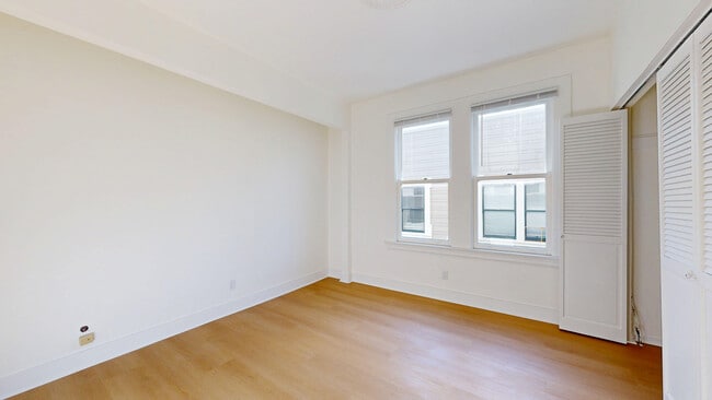 Building Photo - 507 Greenwich St