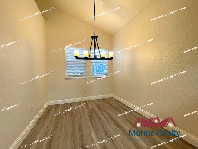 Building Photo - Available August 1st   Waterview Large Bal...