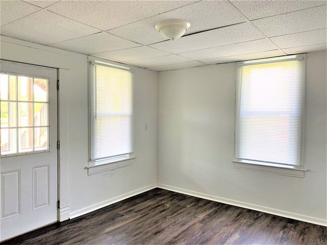 Building Photo - 121 Muskingum Dr