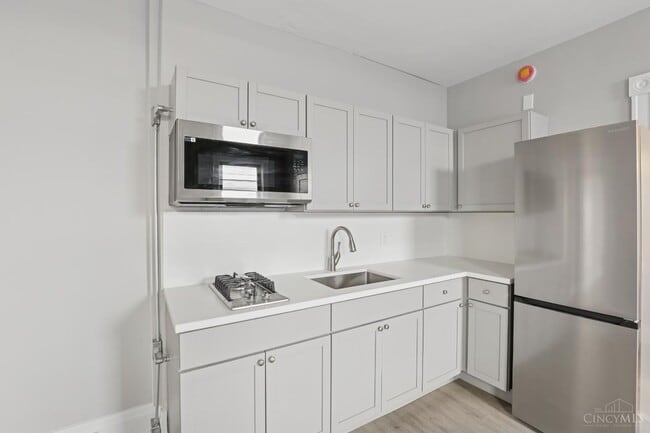 Building Photo - 1212 Bates Ave