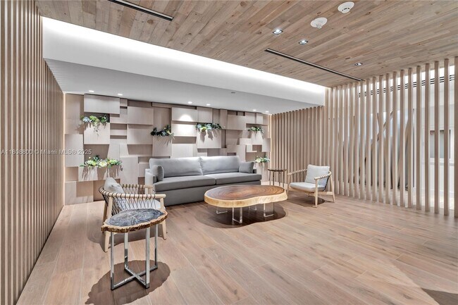 Building Photo - 2301 Collins Ave