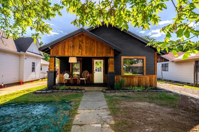 Building Photo - Three Bedroom Rental
