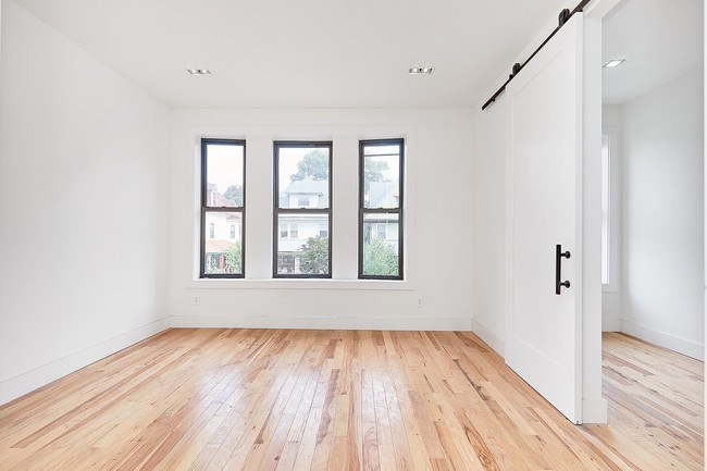 Building Photo - 126 Winthrop St