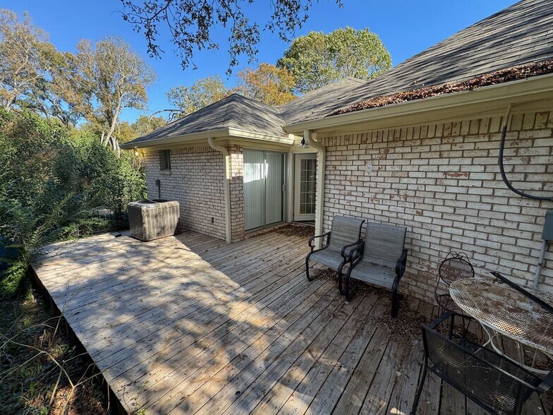 Building Photo - 2727 Lindsey Hollow Rd