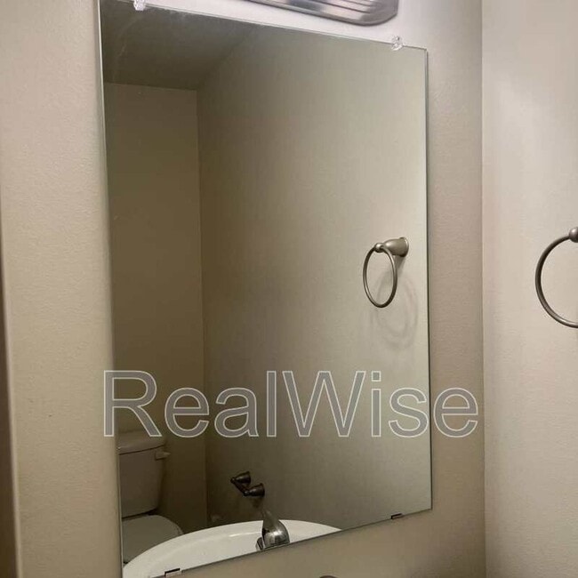 Building Photo - 1214 SW 27th St