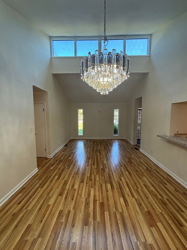 Building Photo - 7312 Barcliff Dr