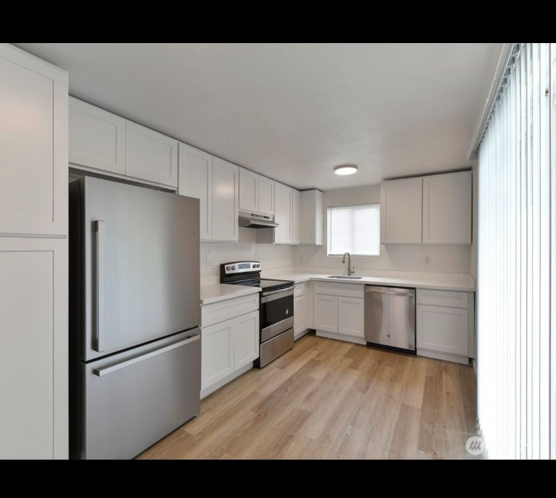 Building Photo - 1130 E 51st St