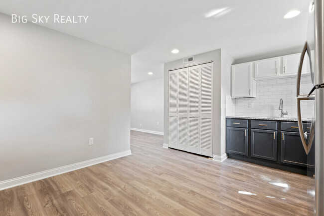 Building Photo - Modern Gahanna Two Bedroom - The Huntley