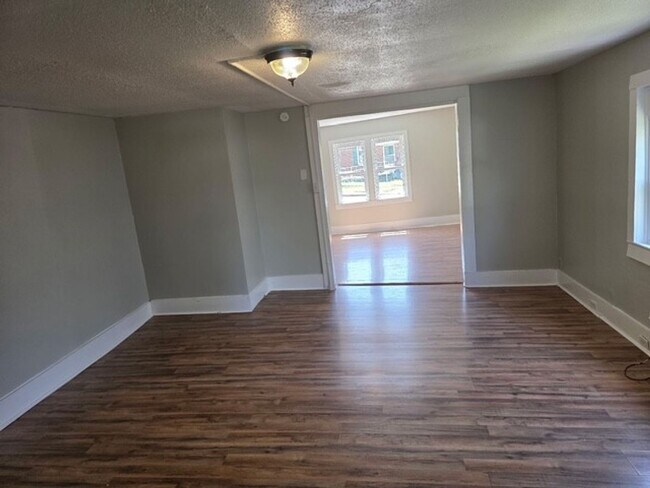 Building Photo - Cozy 3 Bedroom Home in Clarksville!