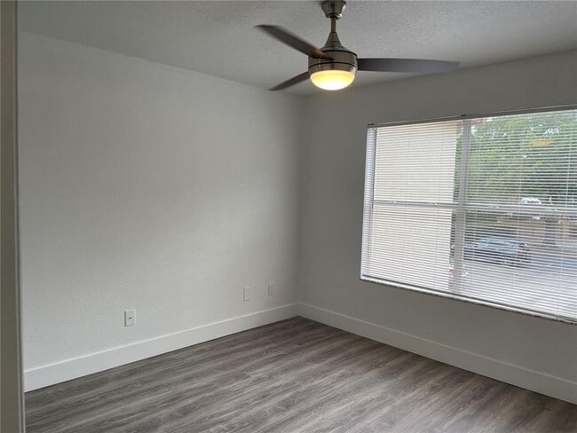 Building Photo - 826 Camargo Way