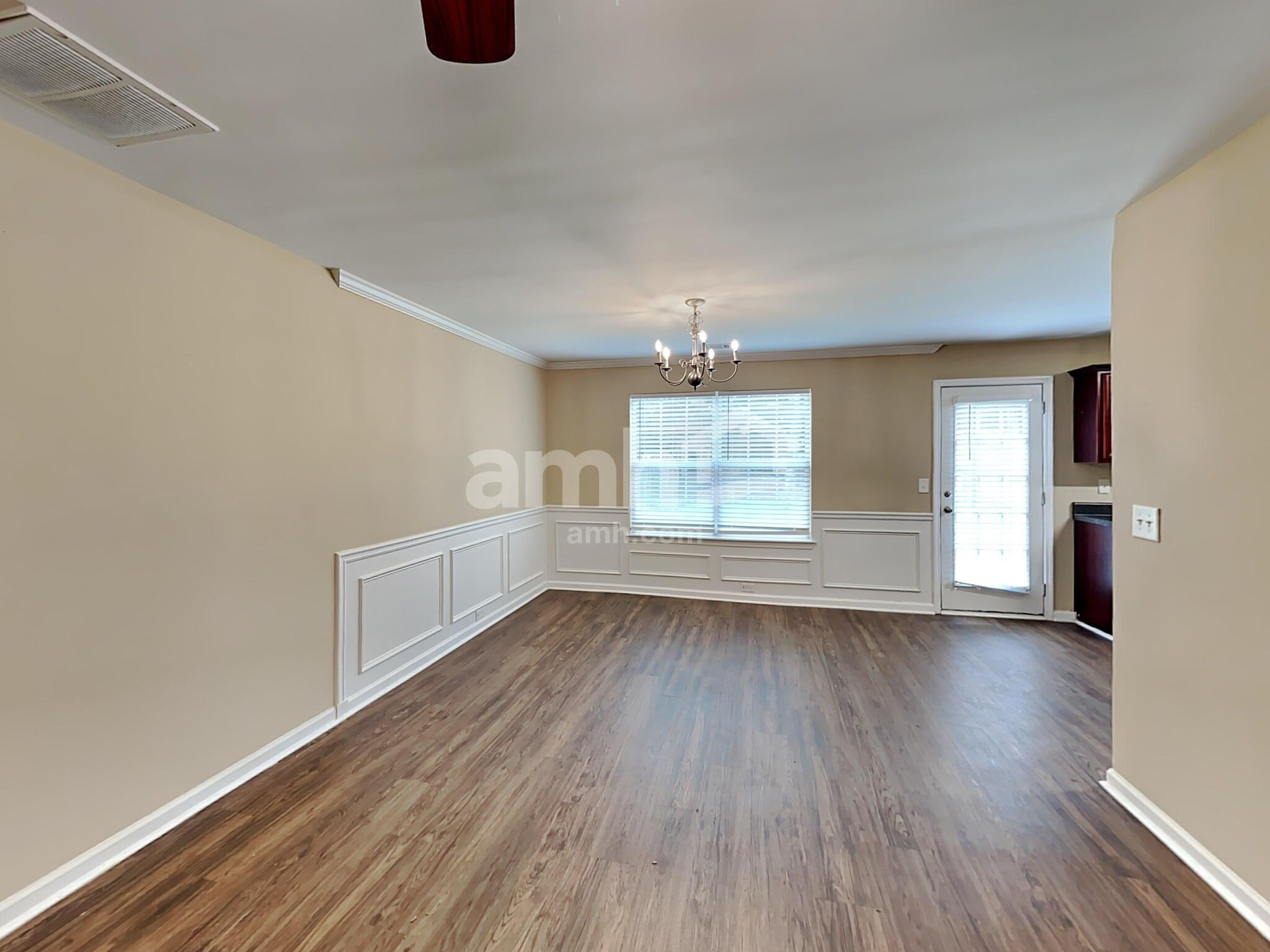 Building Photo - 118 Hidden Creek Dr