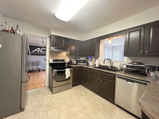 Building Photo - Spacious Home in Blacksburg VA.