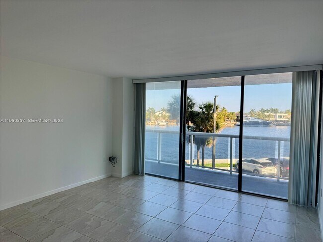 Building Photo - 20515 E Country Club Dr